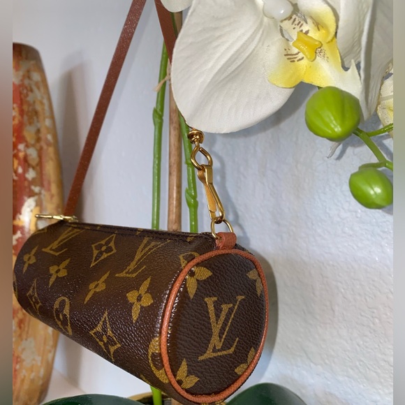 AUTHENTIC 💎VINTAGE LOUIS VUITTON MONOGRAM CANVAS MINI PAPILLON POCHETTE💎 - Picture 1 of 14